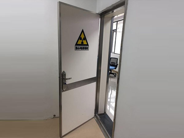 铅门.jpg 铅门.jpg